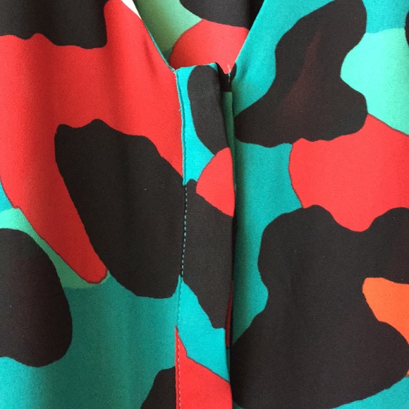 Button up sleeveless blouse - Picture 2 of 4